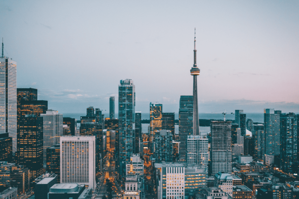 El hermoso horizonte de Toronto es uno de los mejores lugares de Ontario, Canadá