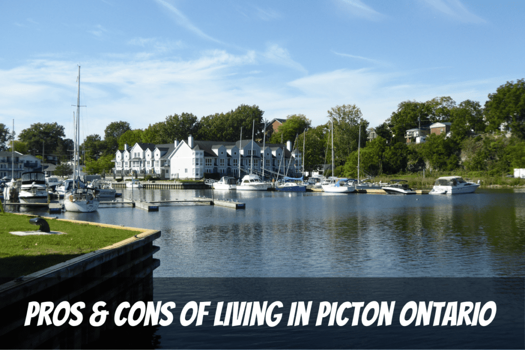 Puerto Prince Edward Veleros día de verano Pros y contras de vivir en Picton Ontario Canadá