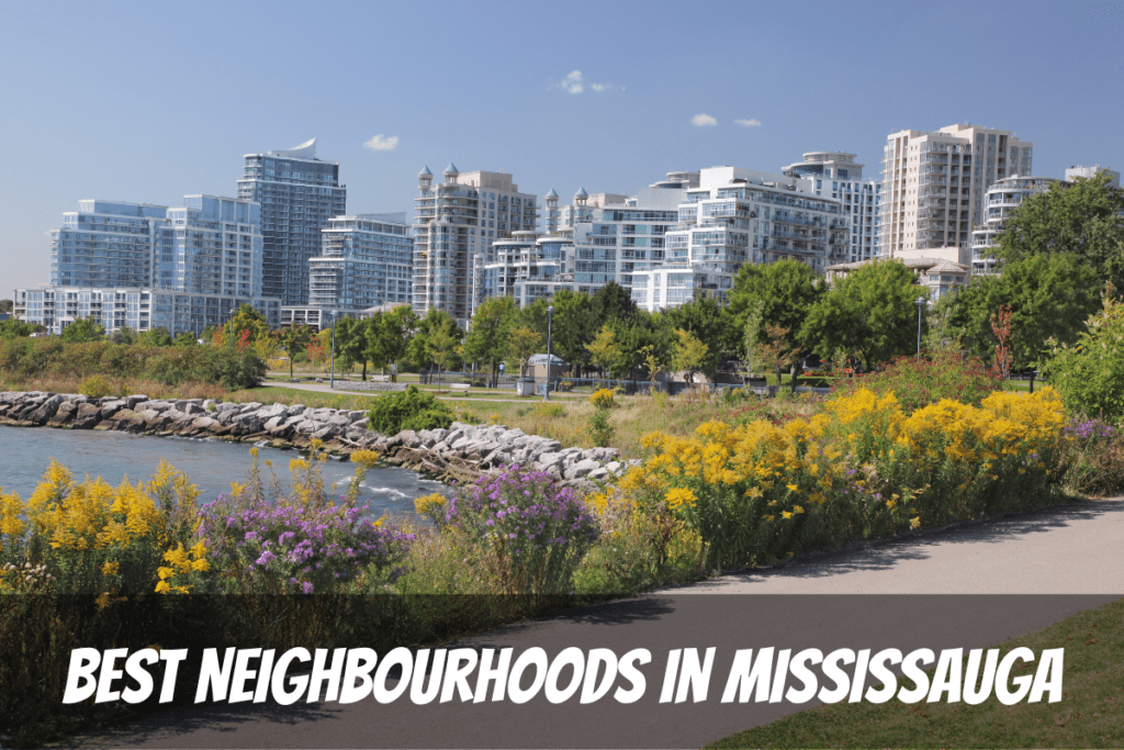 Distrito residencial en el día de verano con árboles y flores, los mejores barrios de Mississauga, Ontario, Canadá