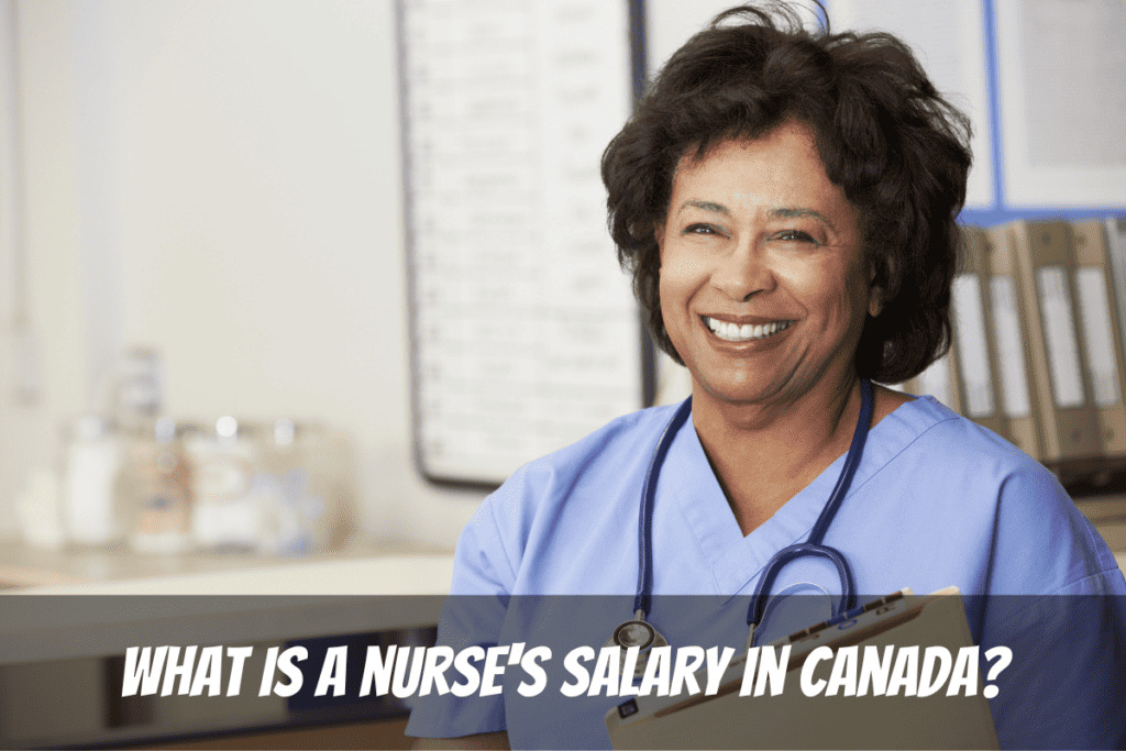 Una enfermera sonriente con un estetoscopio alrededor del cuello gana un salario de enfermera en Canadá