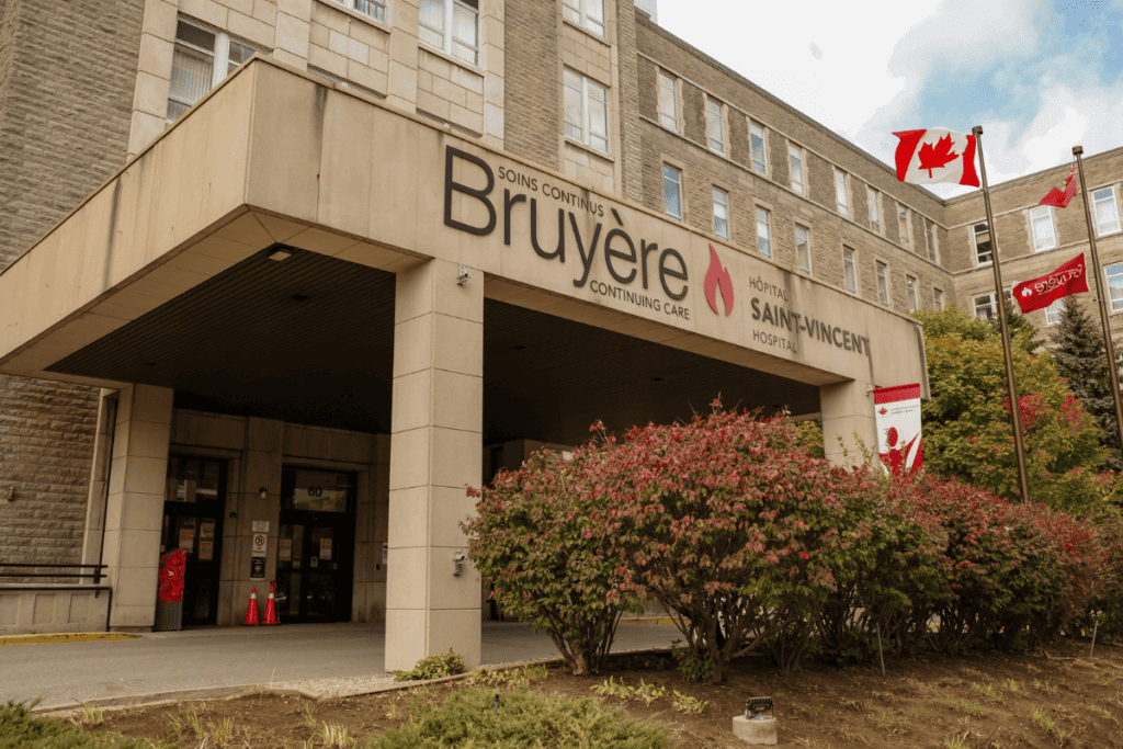 Entrée à l'hôpital Bruyère à Ottawa pour le salaire d'infirmière en Ontario 2023
